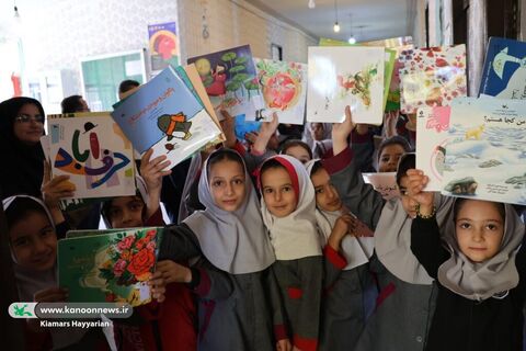 طرح اهدای قفسه‌های کتاب کانون چهارمحال و بختیاری به مدارس محروم(2)