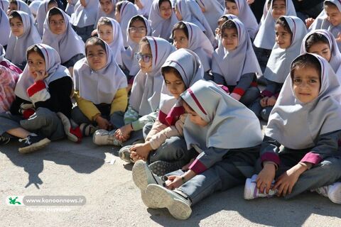 طرح اهدای قفسه‌های کتاب کانون چهارمحال و بختیاری به مدارس محروم(2)