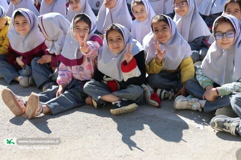 طرح اهدای قفسه‌های کتاب کانون چهارمحال و بختیاری به مدارس محروم(2)