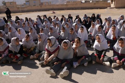 طرح اهدای قفسه‌های کتاب کانون چهارمحال و بختیاری به مدارس محروم(2)