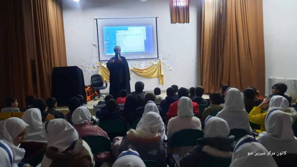 اجرای برنامههای فرهنگی و دینی در مراکز کانون همدان