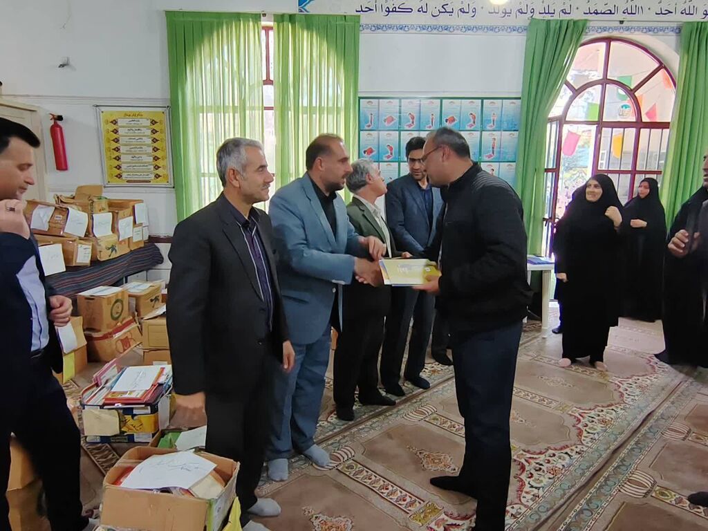 توزیع ۸۰۰۰ جلد کتاب در مدارس بابل به مناسبت هفته کتاب و کتابدار