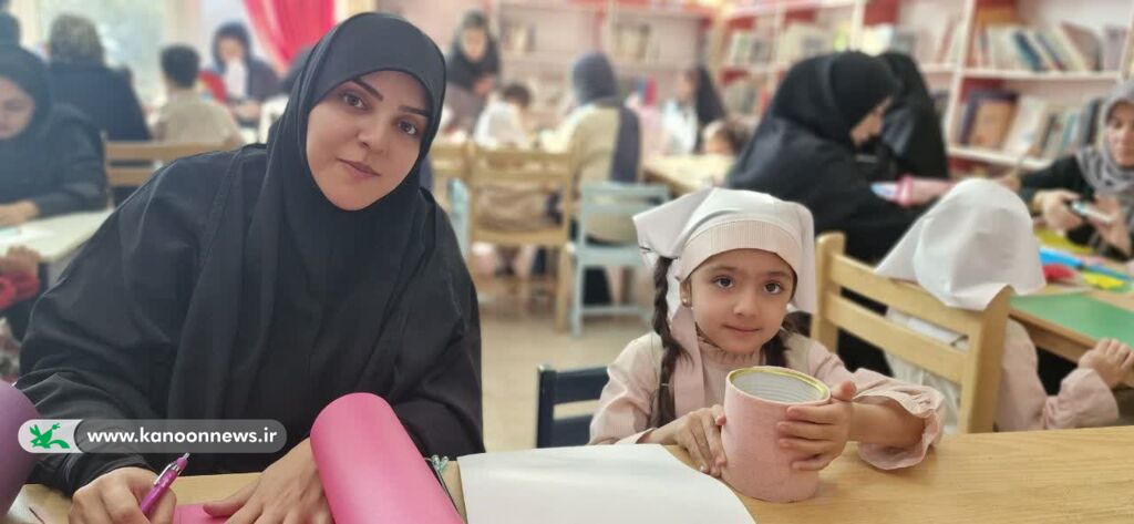 کارگاه کاردستی مادر و کودک تلفیقی از خلاقیت، همدلی و تکریم مقام حضرت زهرا(س)