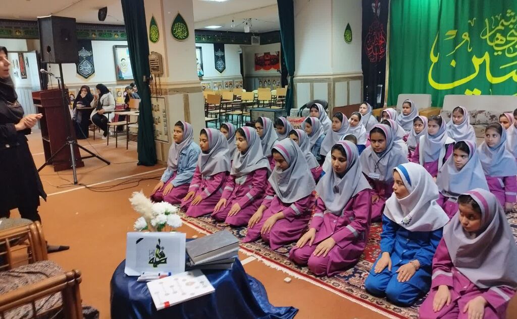 در سوگ حضرت فاطمه (س) ویژه‌برنامه مرکز شماره ۱۳ شهر کرمانشاه