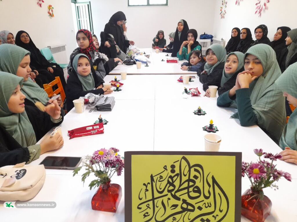 ویژهبرنامه «عطر فاطمی» در زنجان؛ فضای مرکز فرهنگی کانون معطر به یاد بانوی دو عالم