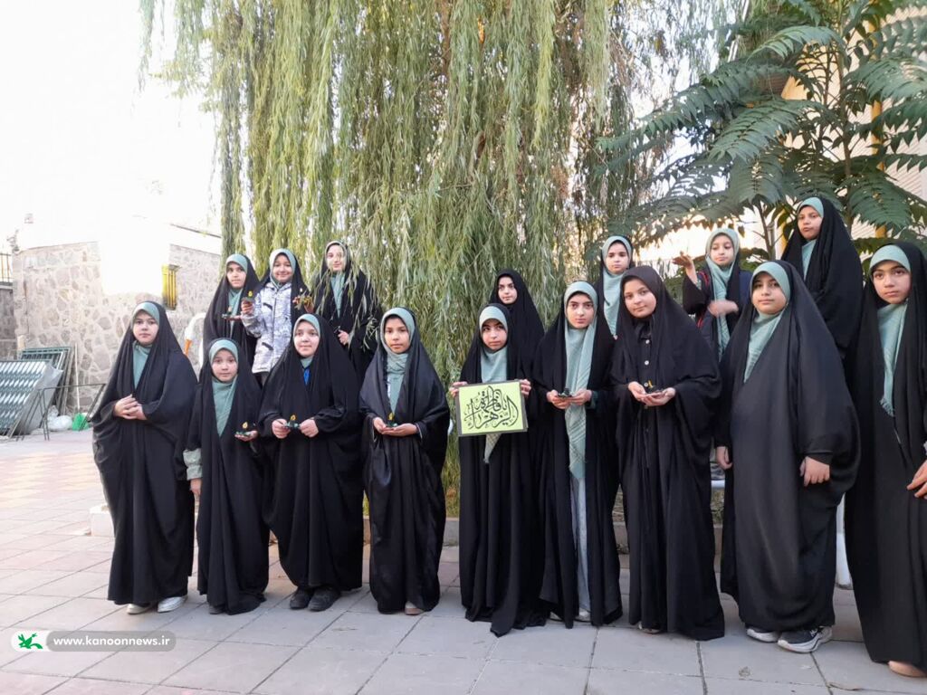 ویژهبرنامه «عطر فاطمی» در زنجان؛ فضای مرکز فرهنگی کانون معطر به یاد بانوی دو عالم