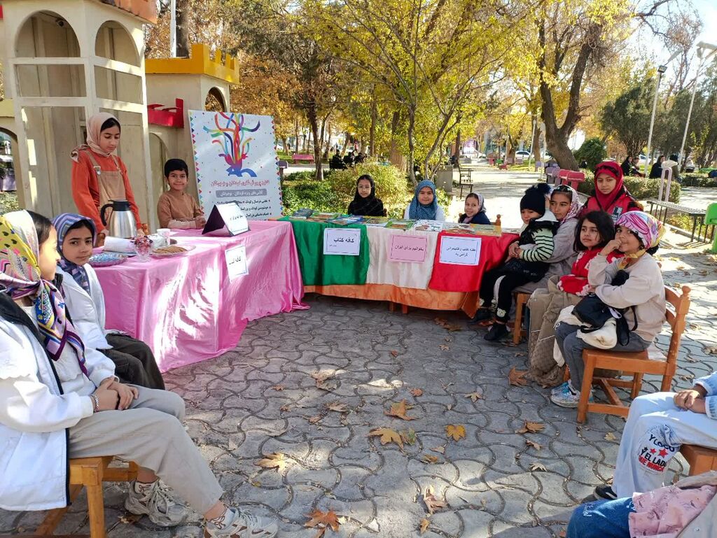 برگزاری برنامه «کافه کتاب» در باغ ملی قوچان