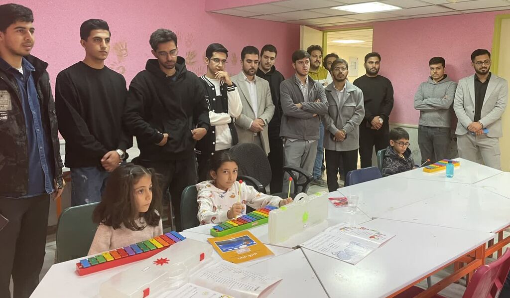 بازدید بسیجیان دانشگاه فرهنگیان از مراکز شماره 2 و آفرینش کانون کرمانشاه