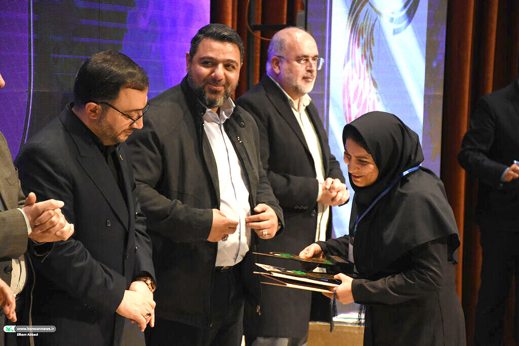 درخشش همکاران کانون چهارمحال و بختیاری در جشنواره ملی آفرینش