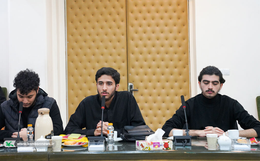 دیدار اعضای شعر قاف با رئیس فرهنگستان زبان و ادب فارسی