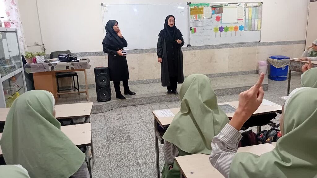 کانون همدان کارگاه‌های سرود در مدارس و روستاهای همدان برگزار کرد