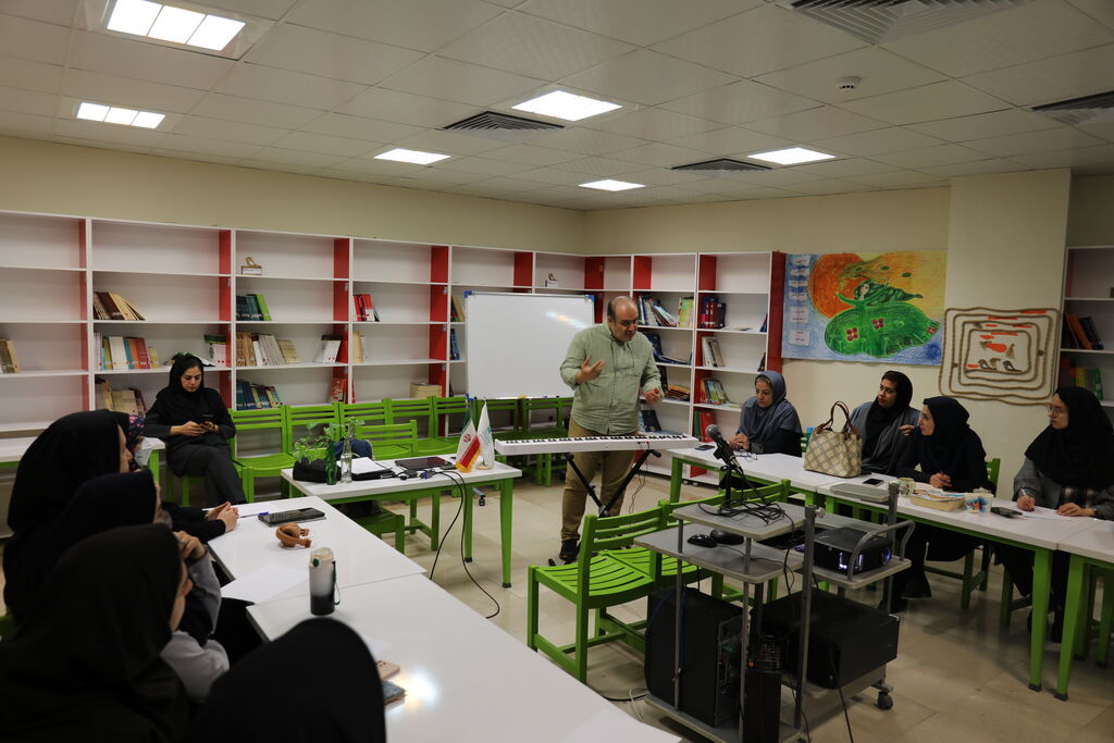 گامی برای حرفه‌ای‌ شدن گروه‌های سرودکانون کلید خورد