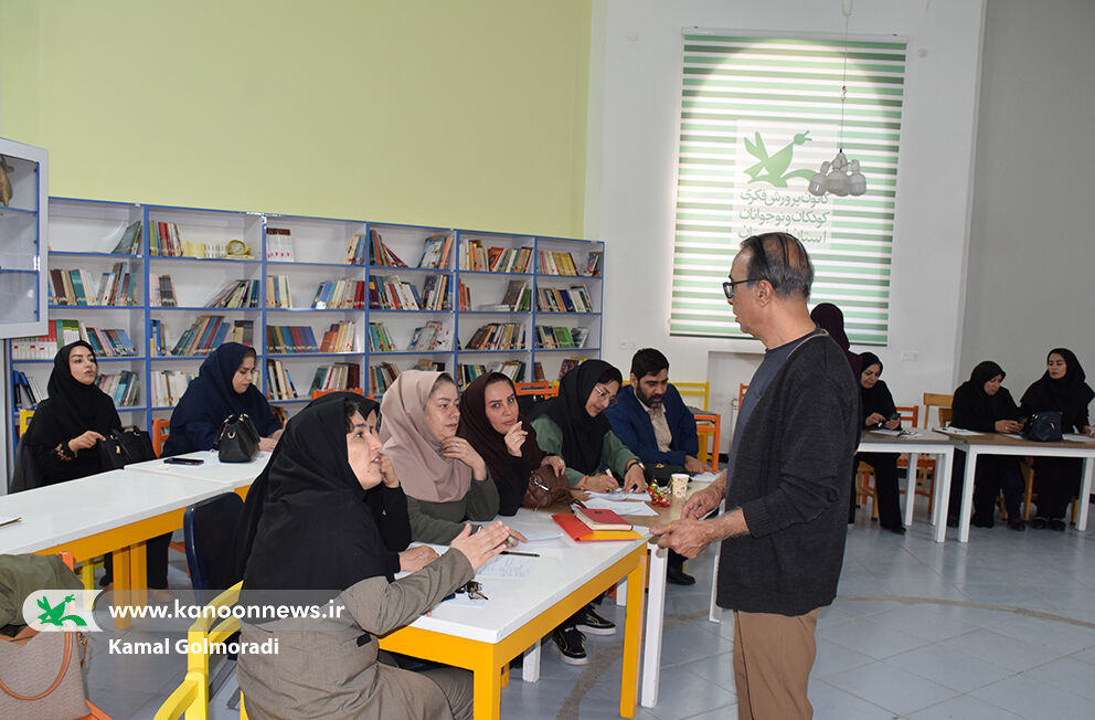 کارگاه «خلق بداهه قصه برای قصهگویی» در کانون لرستان برگزارشد