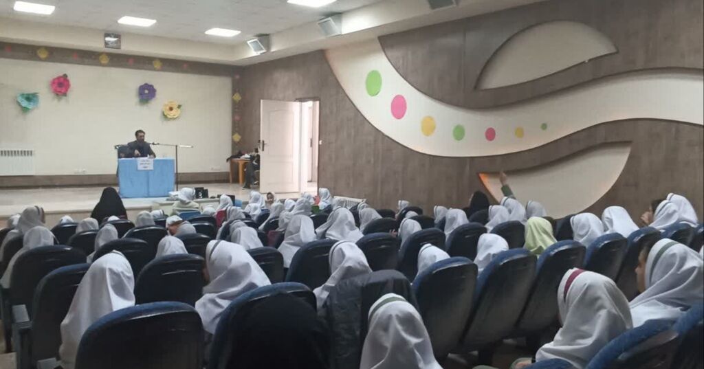 مرکز شماره 1 اسلامآباد غرب میزبان روانشناس برجسته کانون کرمانشاه شد