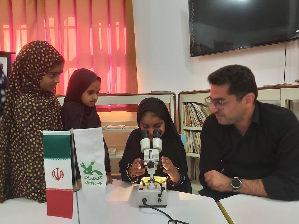 حضور مربیان کانون علوم و فناوریهای نوین ایران در جزیره تاریخی هرمز