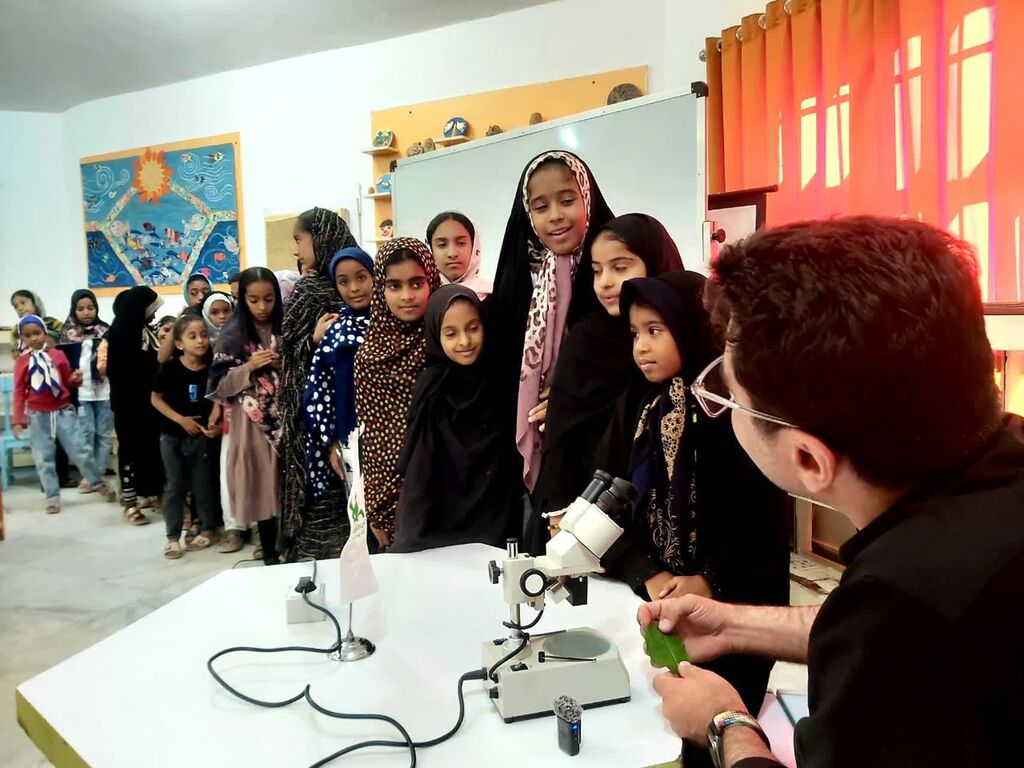 حضور مربیان کانون علوم و فناوریهای نوین ایران در جزیره تاریخی هرمز