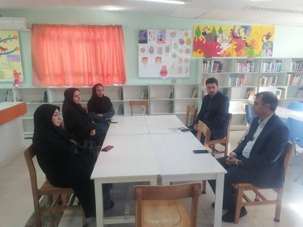 بازدید معاون فرهنگی و کارشناس ارزیابیعملکرد کانون فارس از مراکز فرهنگیهنری سروستان و خرامه