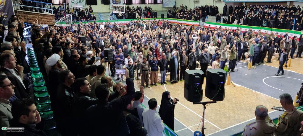 حضور گسترده مردم و بسیجیان در مراسم نمایش اقتدار