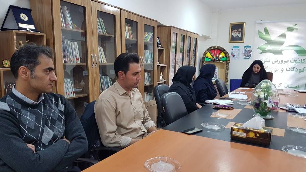نشست هماهنگی برگزاری جشنواره قصه‌گویی کانون کرمانشاه