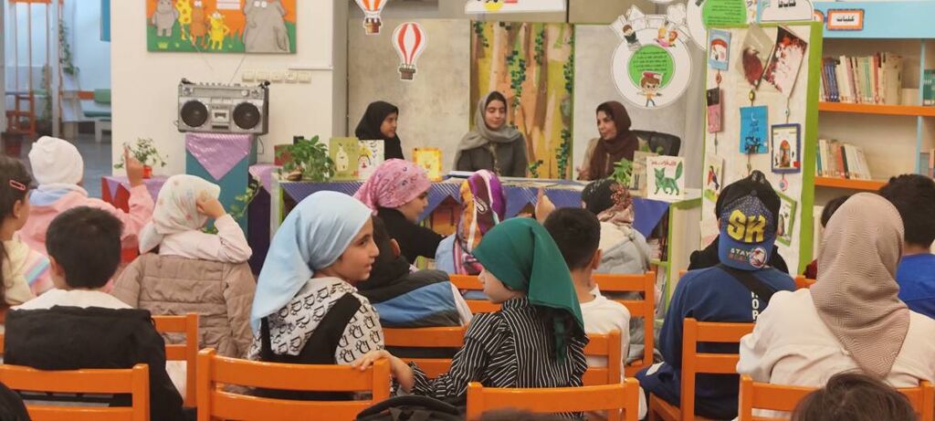 «دیدار صمیمی کودکان و نوجوانان مرکز ۲ با افسانه شعبان‌نژاد در هفته کتاب و کتاب‌خوانی»