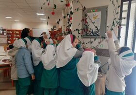 آرزوهای نوخوان‌ها بر شاخه‌های درخت امید مرکز شماره ۱۴ کانون کرمانشاه