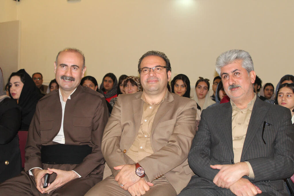 تجلیل از کتابخوانان کودک و نوجوان در ویژهبرنامه مشترک مراکز مهاباد