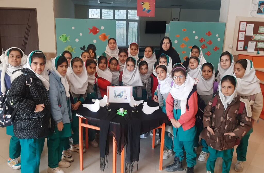 آرزوهای نوخوانها بر شاخههای درخت امید مرکز شماره ۱۴ کانون کرمانشاه