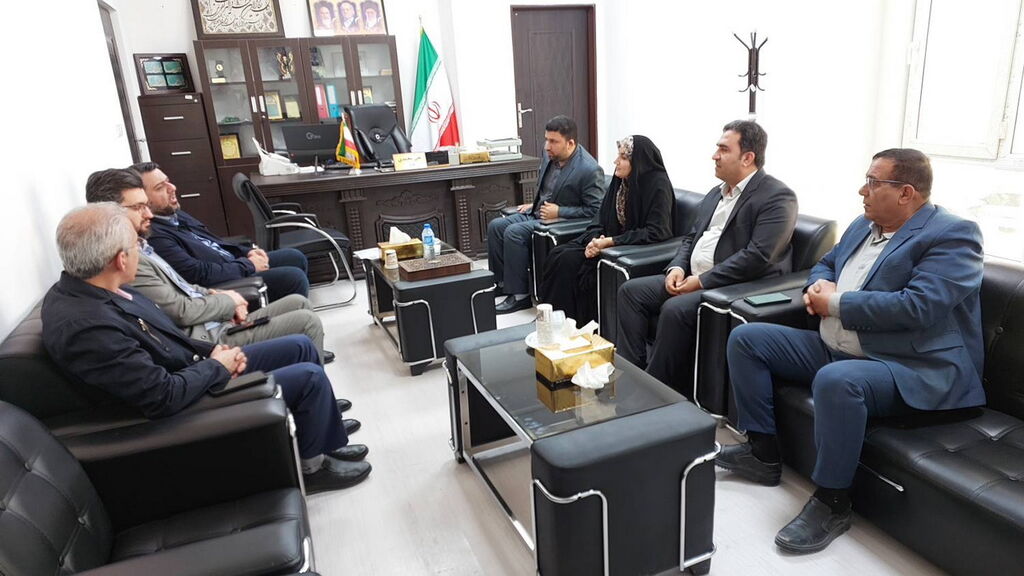 دیدار معاون توسعه و مدیریت منابع کانون با فرماندار عسلویه و بخشدار چاه مبارک