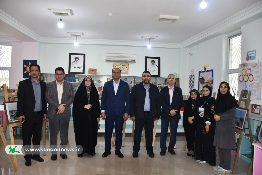 گشایش نمایشگاه آثار دومین مسابقه منطقه‌ای عکاسی خلیج فارس در مرکز فرهنگی نخل تقی