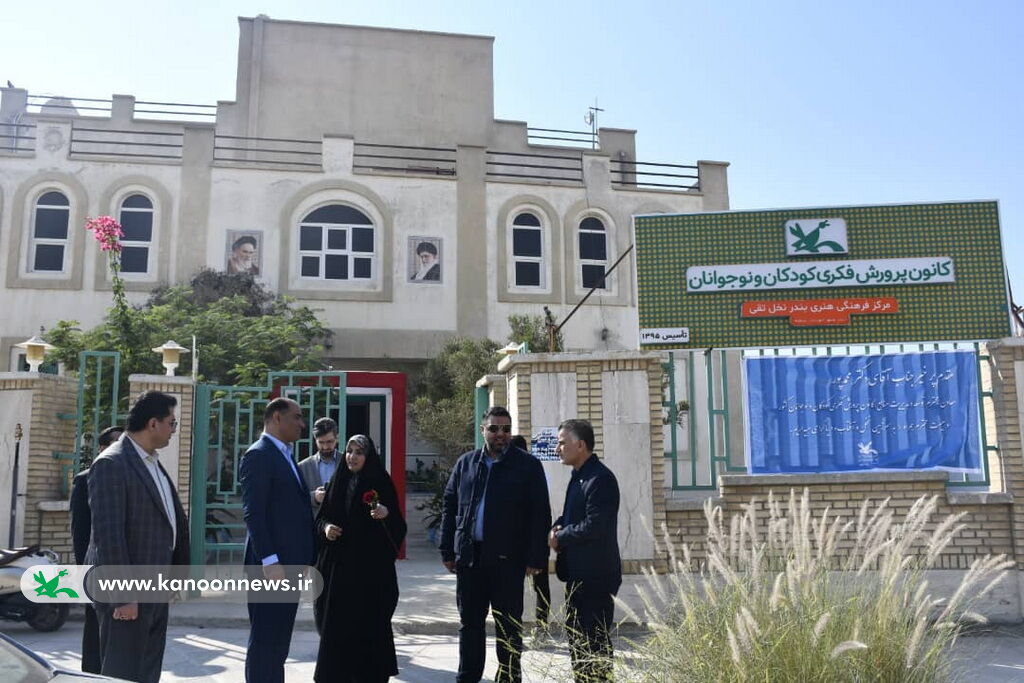 گشایش نمایشگاه آثار دومین مسابقه منطقهای عکاسی خلیج فارس در مرکز فرهنگی نخل تقی