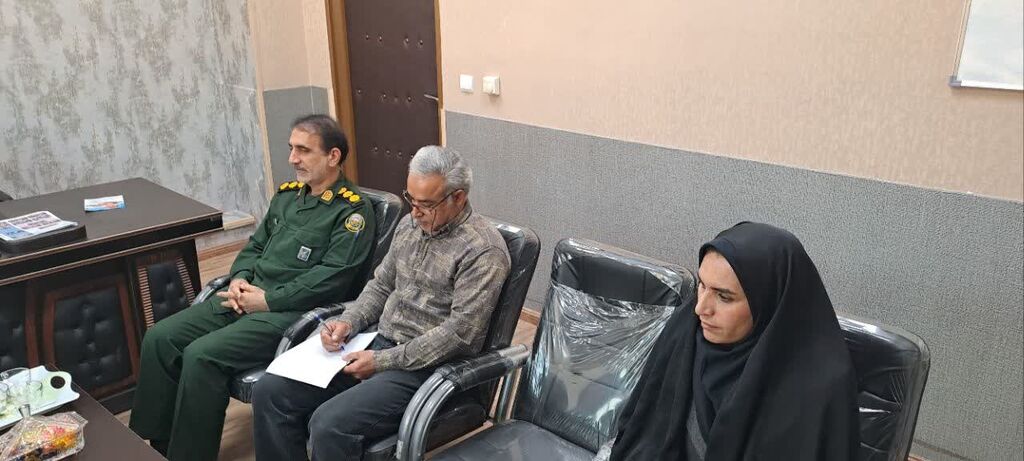 دیدار و گفتگوی مدیرکل کانون استان ایلام با مدیرکل بنیاد حفظ آثار و نشر ارزشهای دفاع مقدس استان