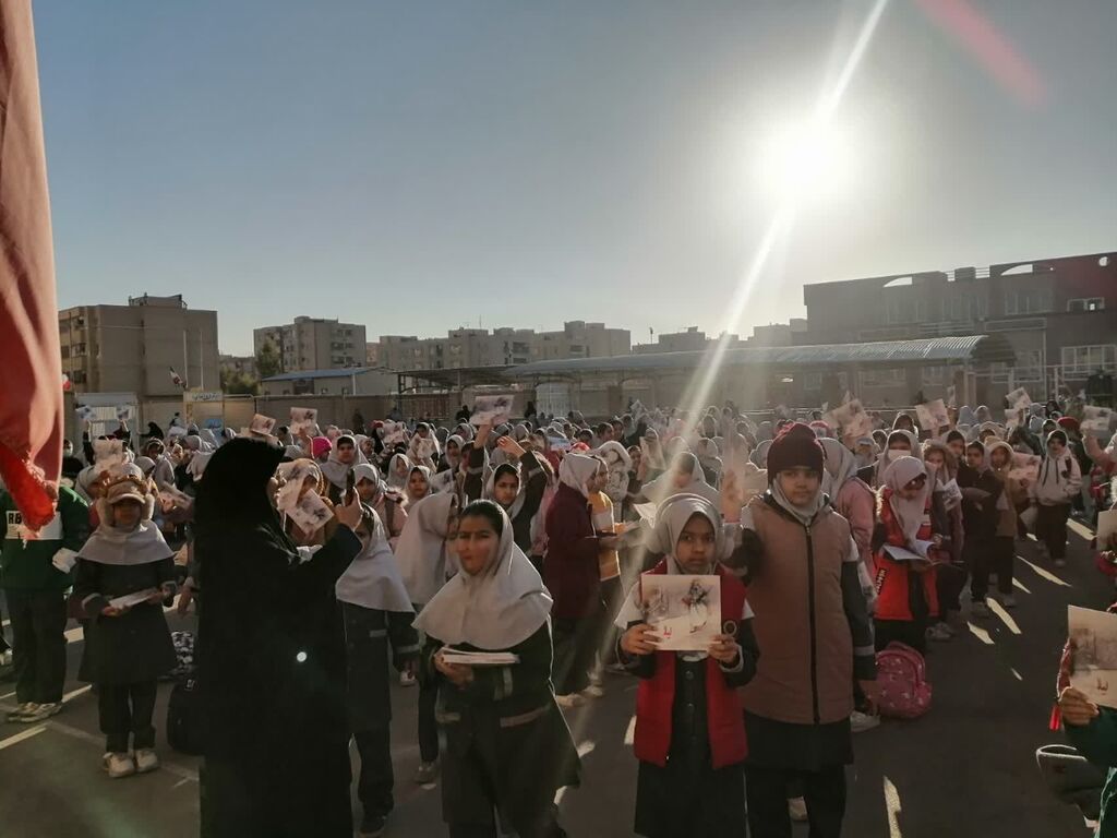 برگزاری ویژهبرنامه کتابهای دفاع مقدس در مدارس استان کرمان