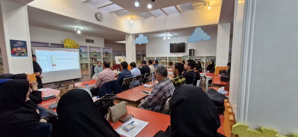 آموزش خوانش متون برای توانمند سازی مربیان کانون