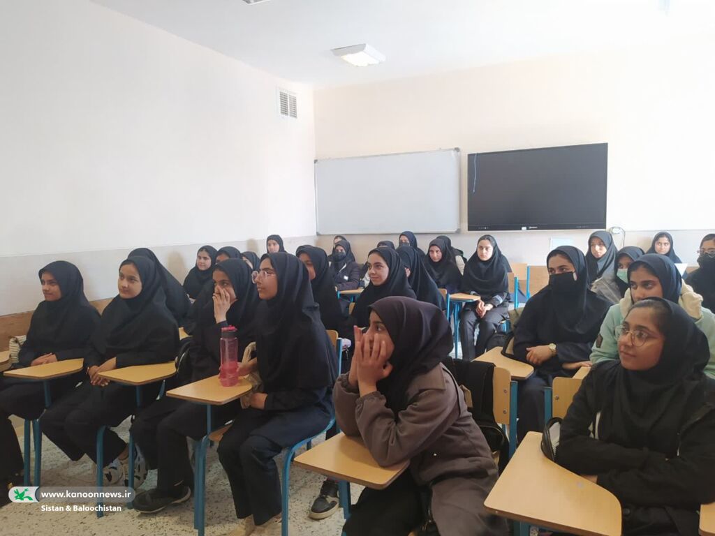 برگزاری کارگاه آشنایی با شعر کلاسیک و نو برای کودکان و نوجوانان در کانون سیستان و بلوچستان