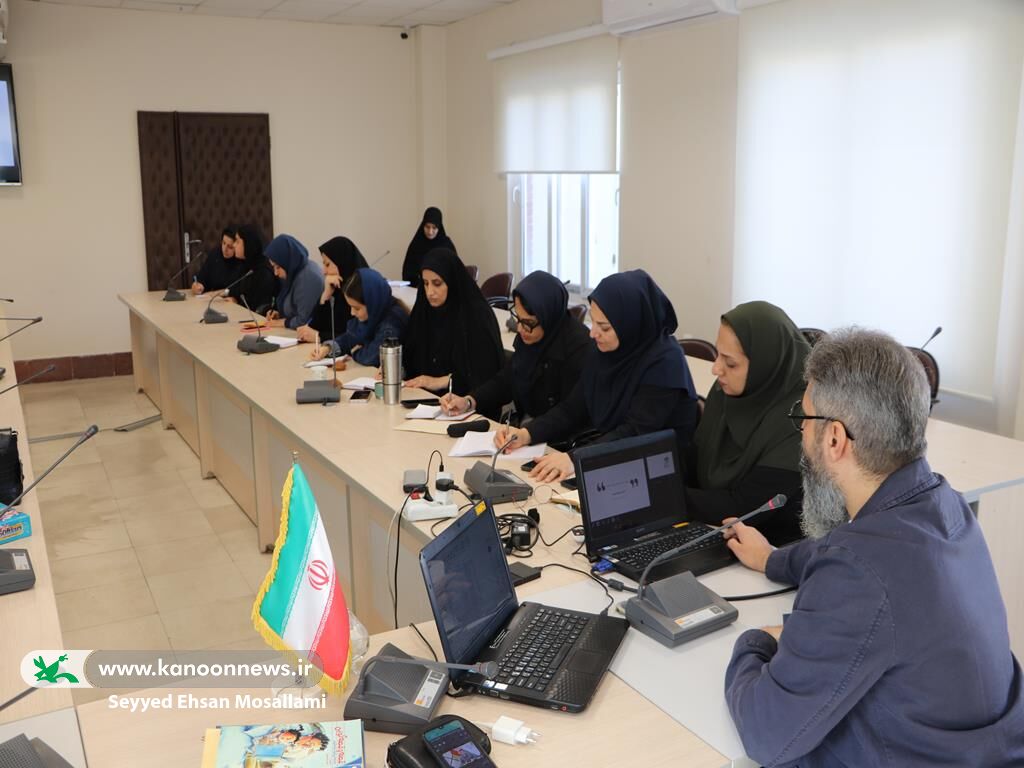 نقش «هندسه‌ی اجرا» در قصه‌گویی برای مربیان گلستانی تدریس شد