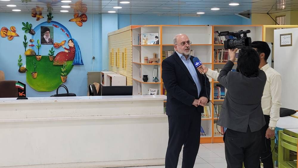 بررسی توسعه فعالیتهای فرهنگی و تقویت زیرساختهای حوزه کودک و نوجوان حاجی آباد