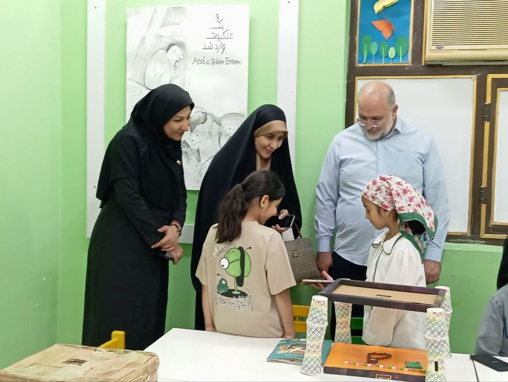 بازدید معاون فرهنگی کانون از مرکز فراگیر بندرعباس
