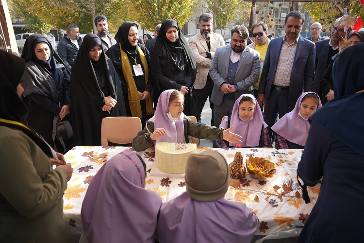 زیبایی پاییز با آیین گشایش جشنوارهی برگریزان کانون رقم خورد