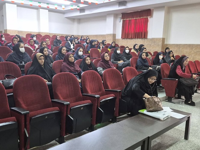 نشست‌های تخصصی قصه‌گویی مربیان کانون با مربیان پیش دبستانی نواحی شش‌گانه آموزش و پرورش اصفهان