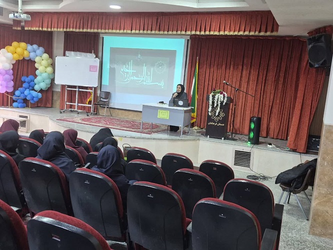 نشست‌های تخصصی قصه‌گویی مربیان کانون با مربیان پیش دبستانی نواحی شش‌گانه آموزش و پرورش اصفهان