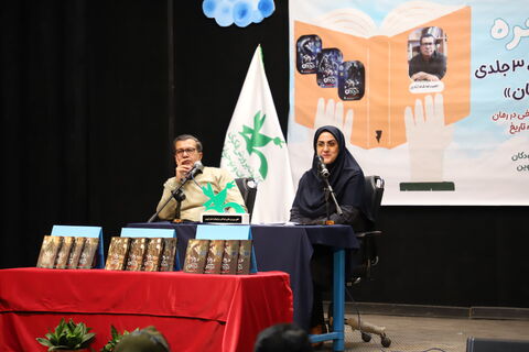 گزارش تصویری برگزاری نشست ادبی دو پنجره در کانون استان قزوین