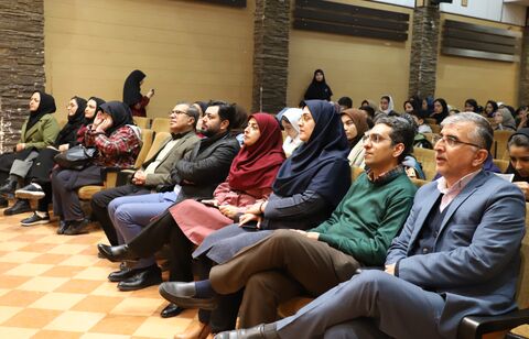 گزارش تصویری برگزاری نشست ادبی دو پنجره در کانون استان قزوین