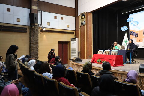 گزارش تصویری برگزاری نشست ادبی دو پنجره در کانون استان قزوین