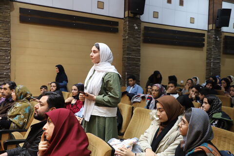 گزارش تصویری برگزاری نشست ادبی دو پنجره در کانون استان قزوین