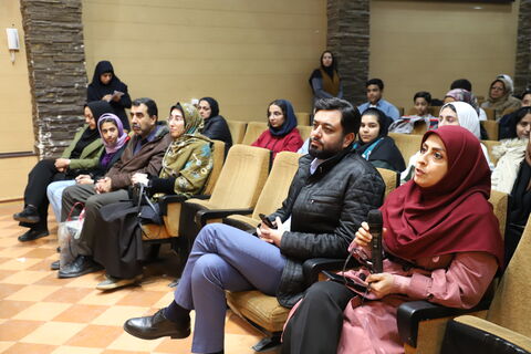 گزارش تصویری برگزاری نشست ادبی دو پنجره در کانون استان قزوین