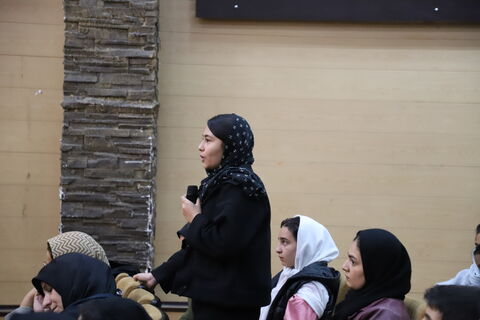 گزارش تصویری برگزاری نشست ادبی دو پنجره در کانون استان قزوین