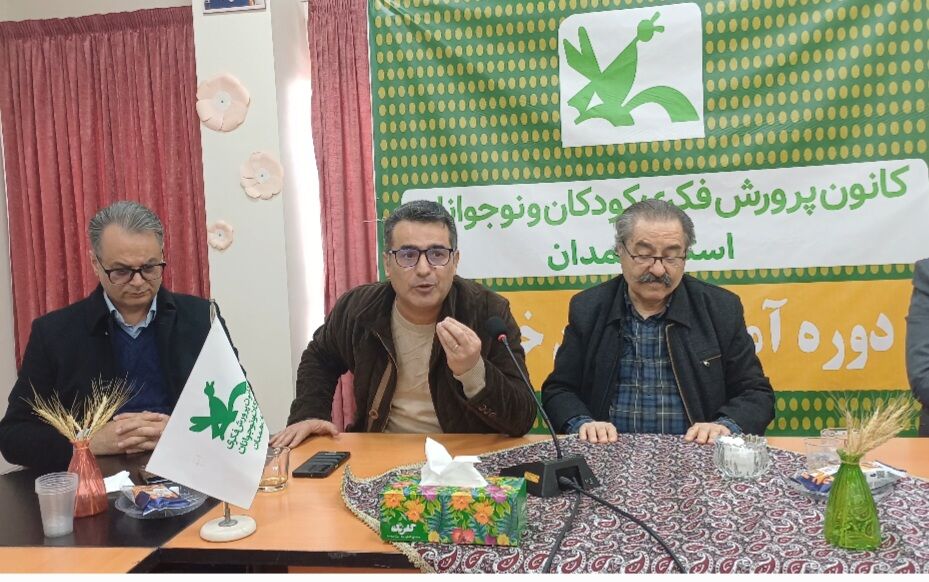 زین العابدینی تولید و بازتولید هزار نمایش در کانون طی ۵ سال