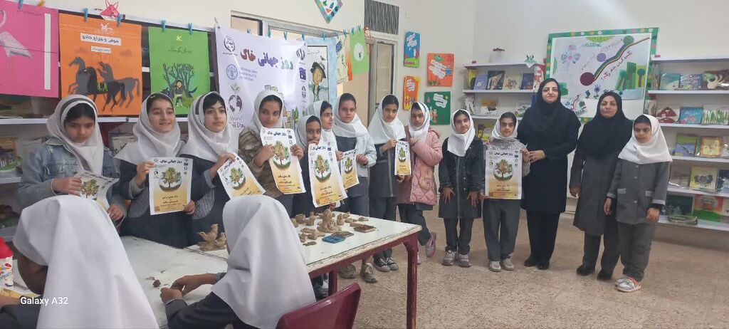 برگزاری ایستگاه نقاشی به مناسبت روزجهانی خاک درکانون پرورش فکری کودکان و نوجوانان شهرستان چرداول