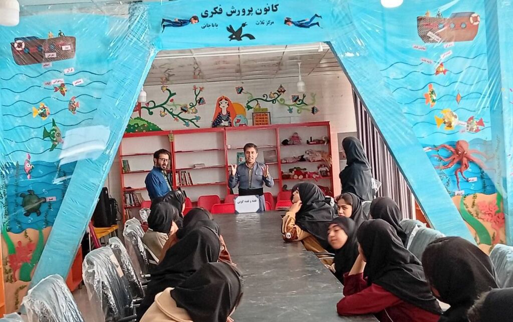 کارگاه قصهگویی برای نوجوانان مرکز ثلاث باباجانی