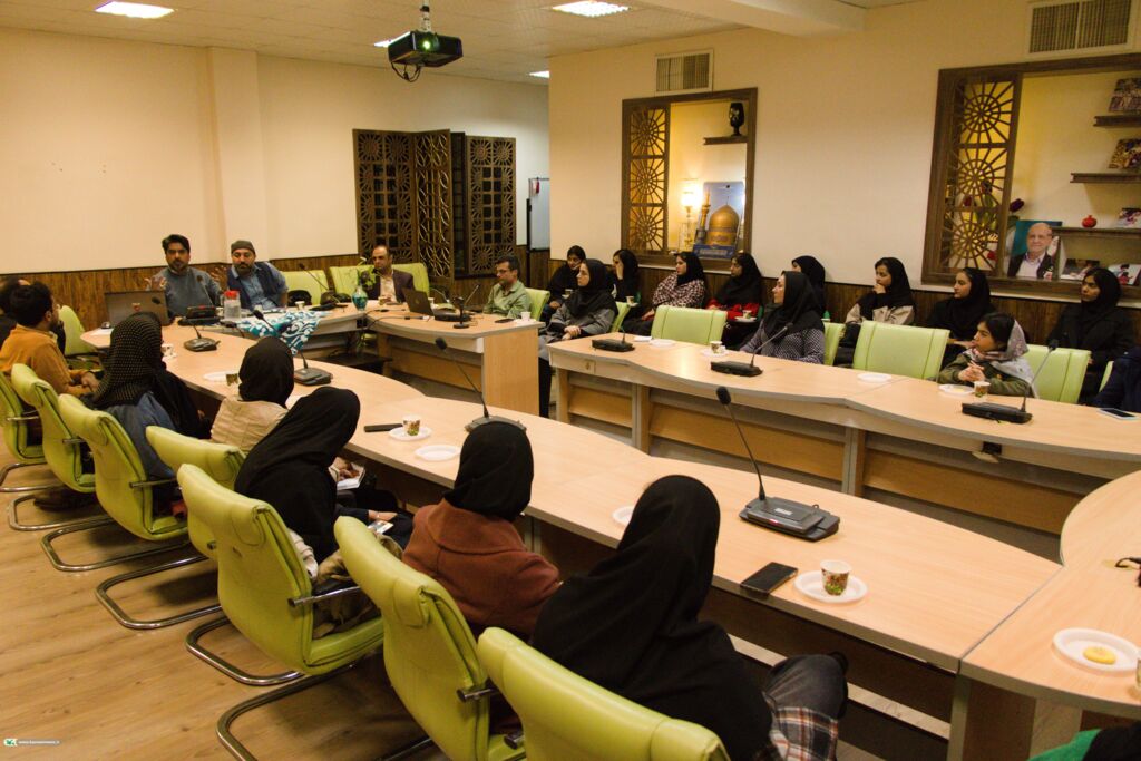 نشست تخصصی «برعکس» کانون کرمان برگزار شد